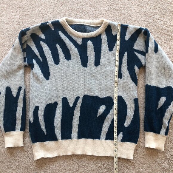 Soft Oversized Blue Long-Sleeve Sweater - Picture 8 of 12